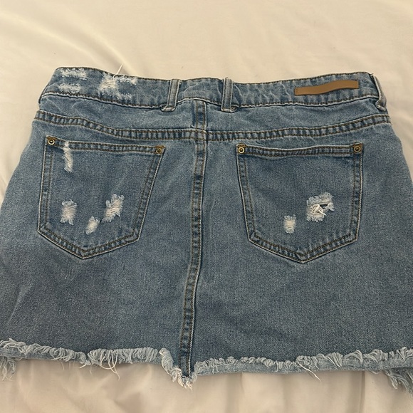 Jean skirt with rips - Picture 2 of 2